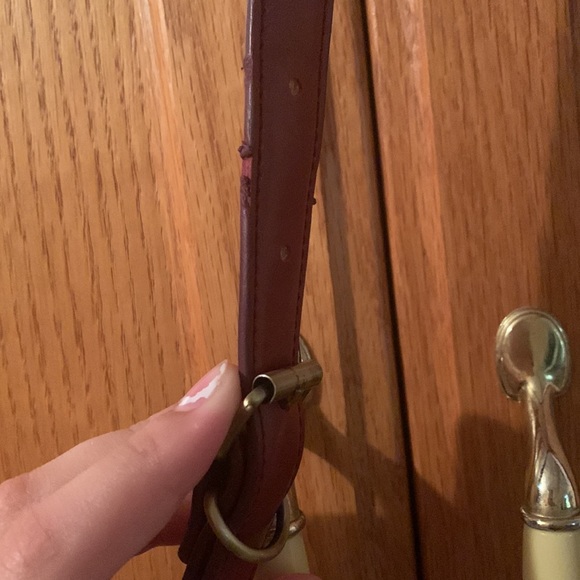 Super cute, vinyl bag with flower details and stitching - Picture 4 of 13